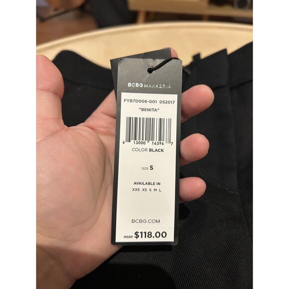 NWT BCBGMaxAzria Benita ShortS Black Mid Rise Pockets w/Zipper Size Small - Picture 3 of 5